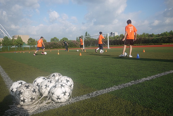 上海儿童足球培训班哪家专业?